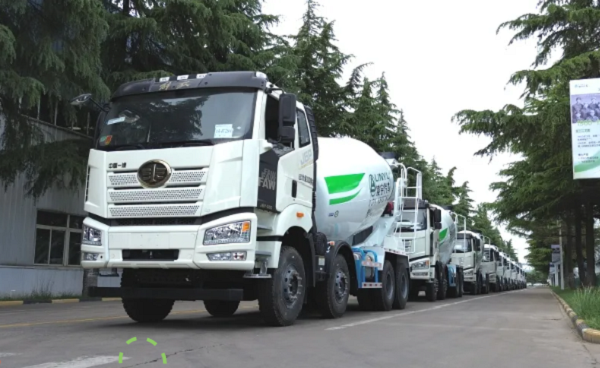 【發(fā)車新聞】看！TA們列隊成行，趕上春夏交接的“末班車”！