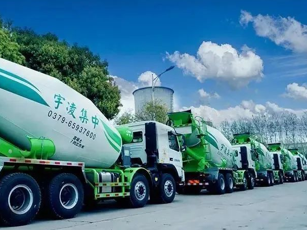 8年老客戶再提車，10臺攪拌車批量交付，客戶：選凌宇我放心！