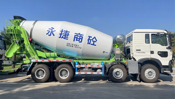 【發(fā)車新聞】重汽&凌宇攪拌車交付客戶！