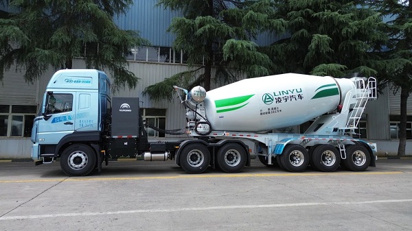 【發(fā)車新聞】燈與河川，夏日人間，凌宇新能源半掛攪拌車批量交付客戶！
