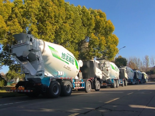 綠動(dòng)荊楚，駕馭未來——中集凌宇新能源攪拌車批量交付湖北，開啟綠色建設(shè)新篇章